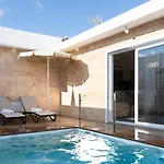 Eris Villa